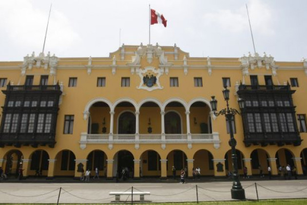 Local public services - public or private management?